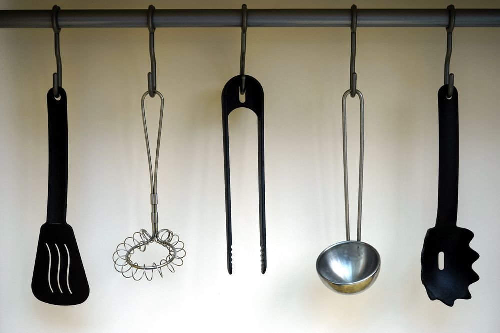Five-Piece Hanging Utensil Set