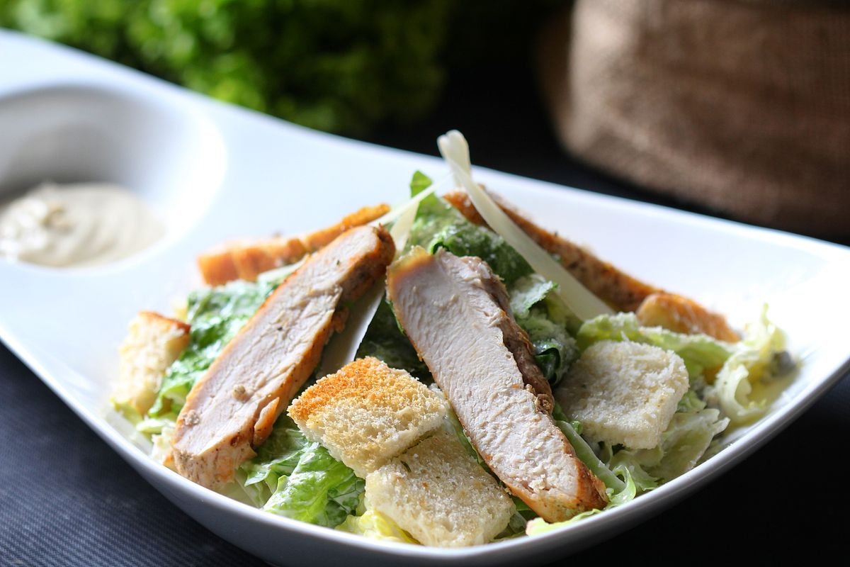 Crunchy Caesar Salad with Garlic Croutons