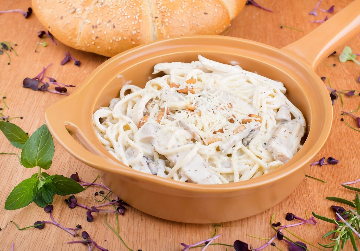 Fettuccine Alfredo
