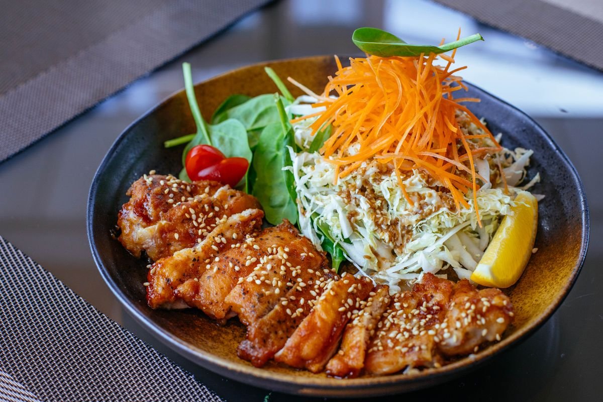 Grilled Chicken Salad with Lemon Dressing