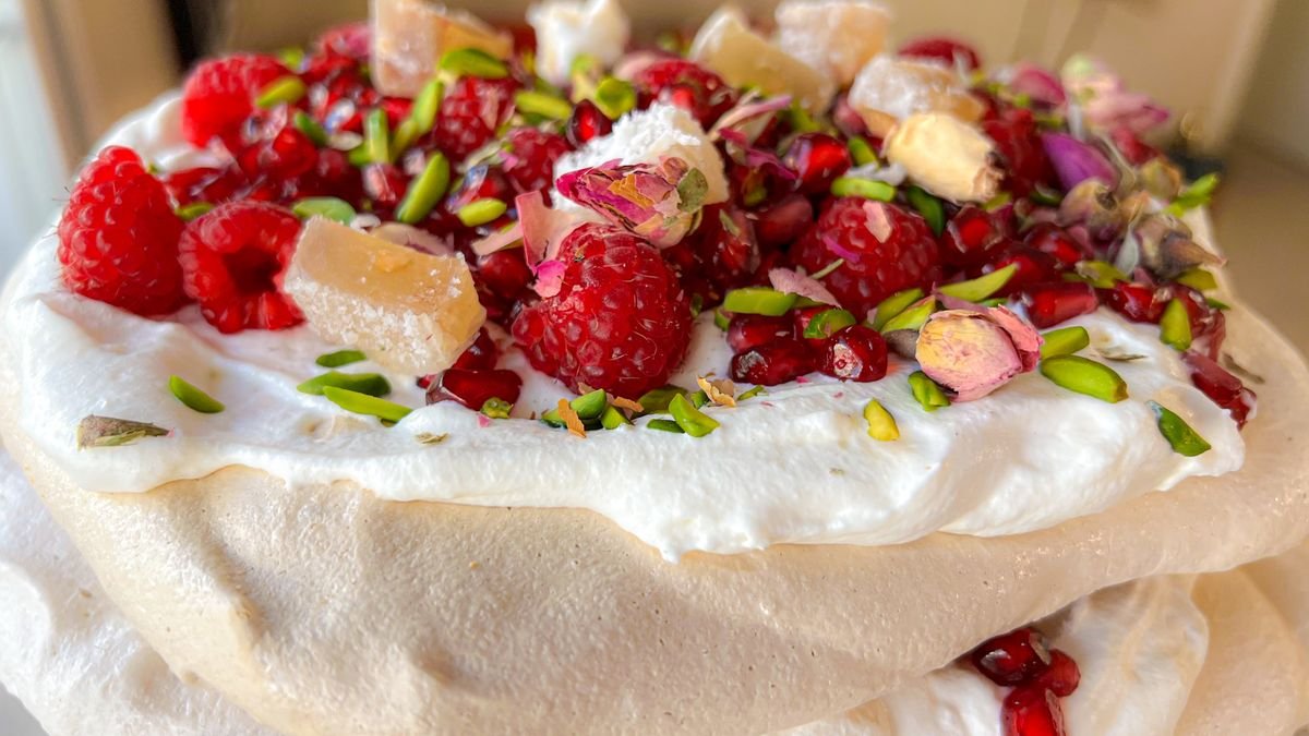 Pavlova with Summer Fruit