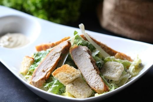 Crunchy Caesar Salad with Garlic Croutons