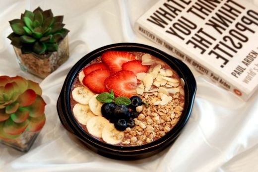 Frozen Acai Breakfast Bowl